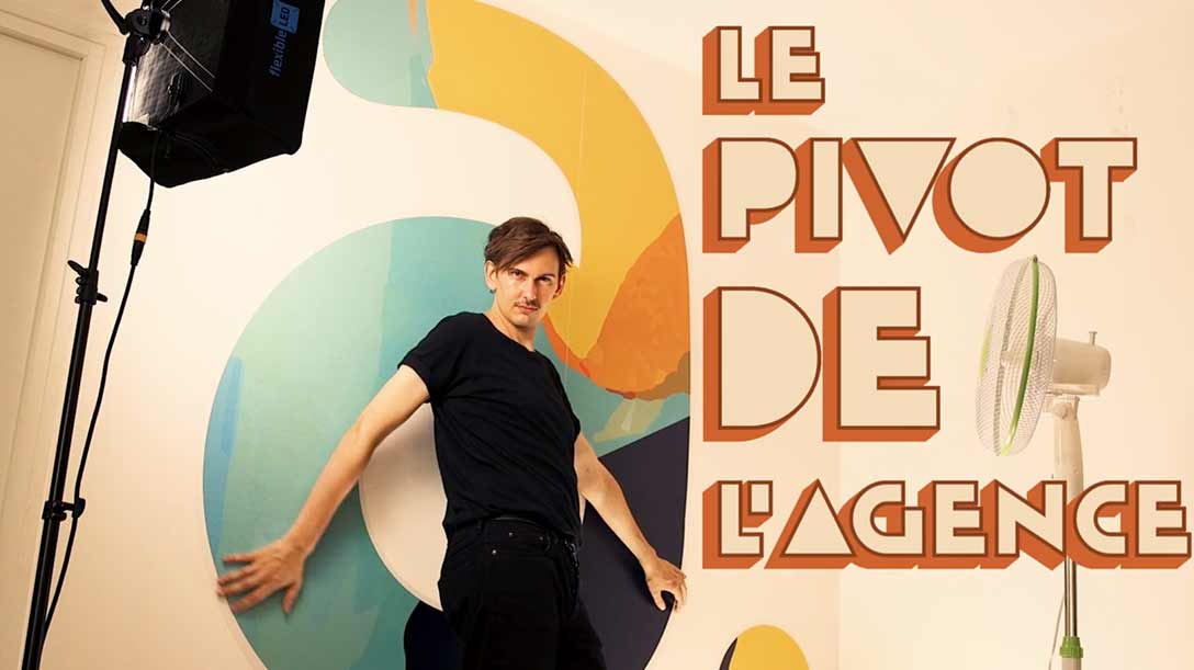 adesias-pivot-de-l-agence-adesias-corporate-shooting-marque-employeur-serie-le-pivot-de-l-agence-traffic-manager-digital-humour-recrutement-pivot